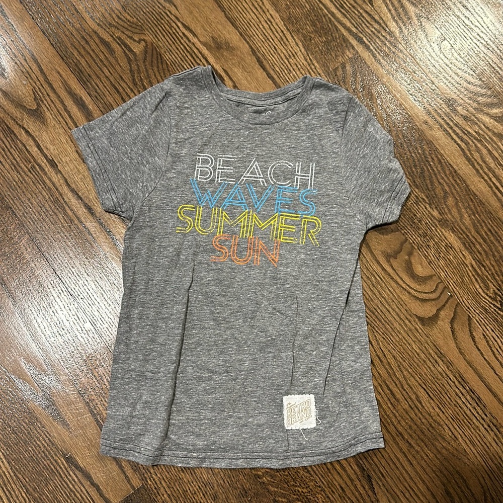 Retro brand boys gray graphic short sleeve tee.  Size 6.